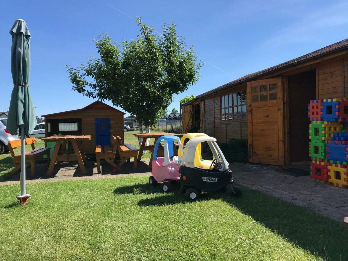 Ferienwohnung Trzynastka Ustronie Morskie Exterior foto